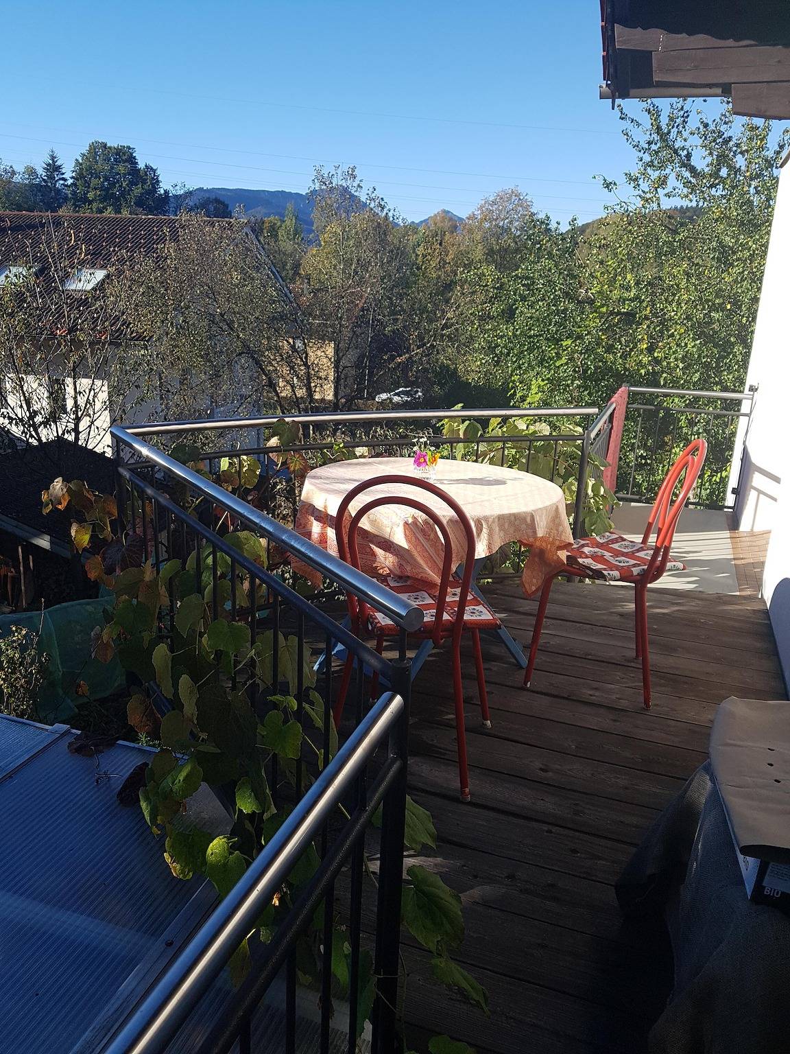 Ganze Ferienwohnung, Sonnenhaus - Wohnung on top 80 qm mit Balkon in Siegsdorf, Bayerische Alpen