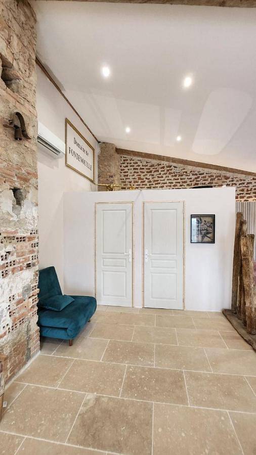 Gîte pour 4 personnes, avec vue ainsi que jardin et piscine, animaux acceptés à Esparron - 2