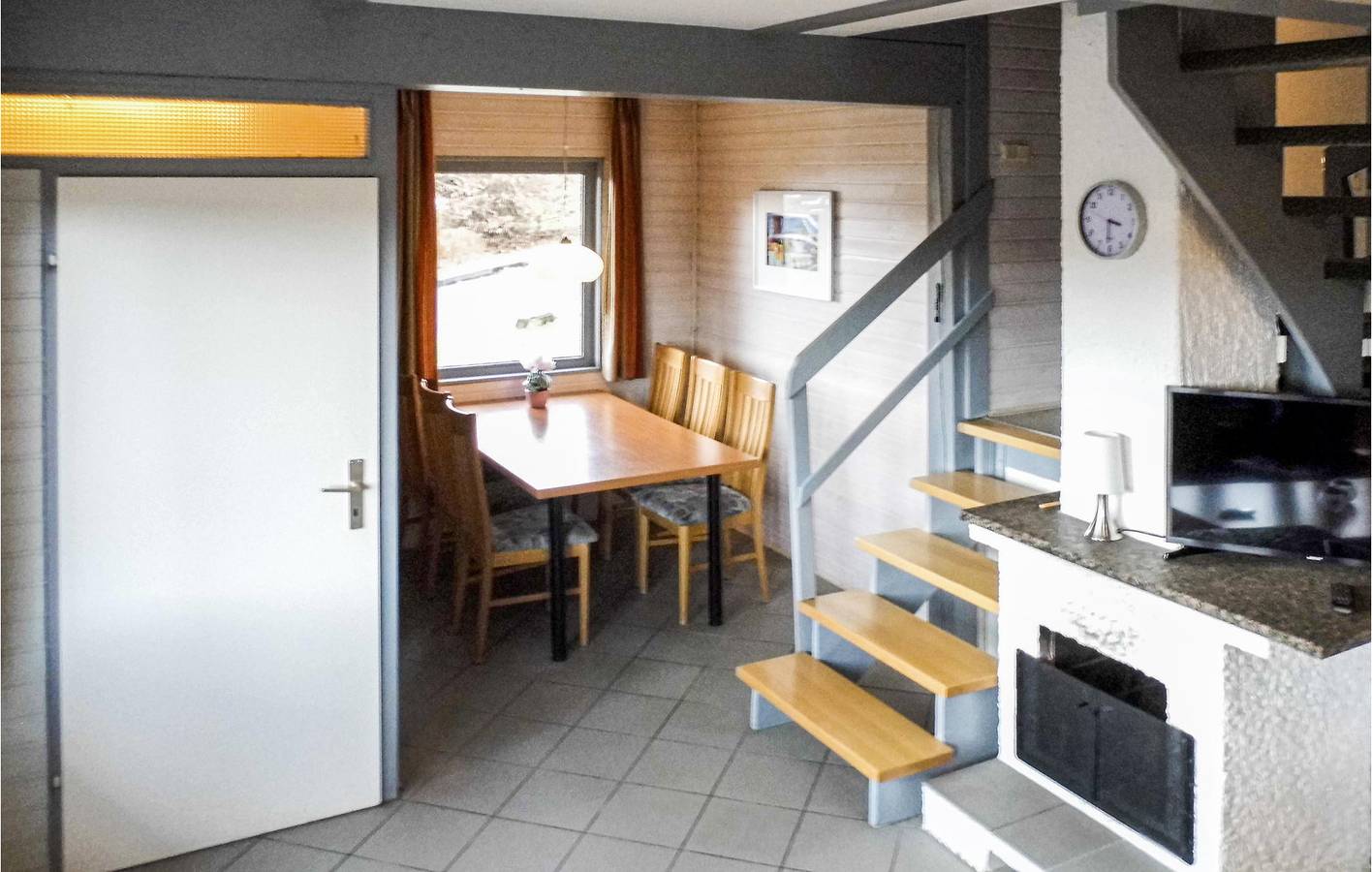 Retraite aan het meer met terras en parkeerplaats, 2 km van Ibra in Reimboldshausen, Kirchheim