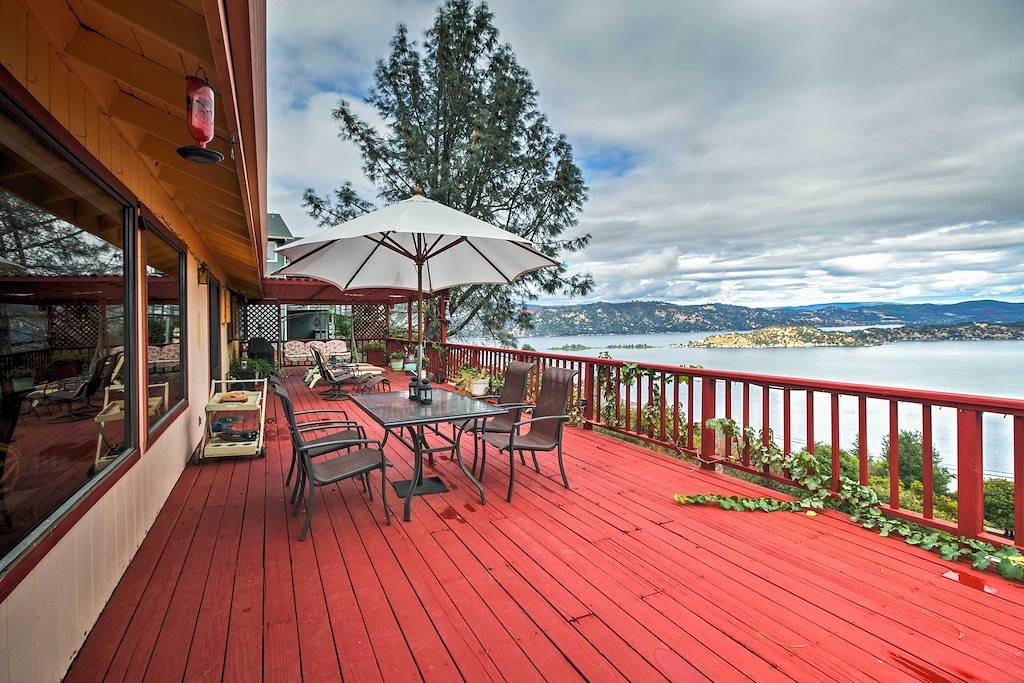 Geräumiges Kelseyville Home w / Large Lakefront Deck! in California North Coast