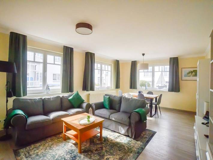 Ferienwohnung für 5 Personen, mit Balkon in Binz
