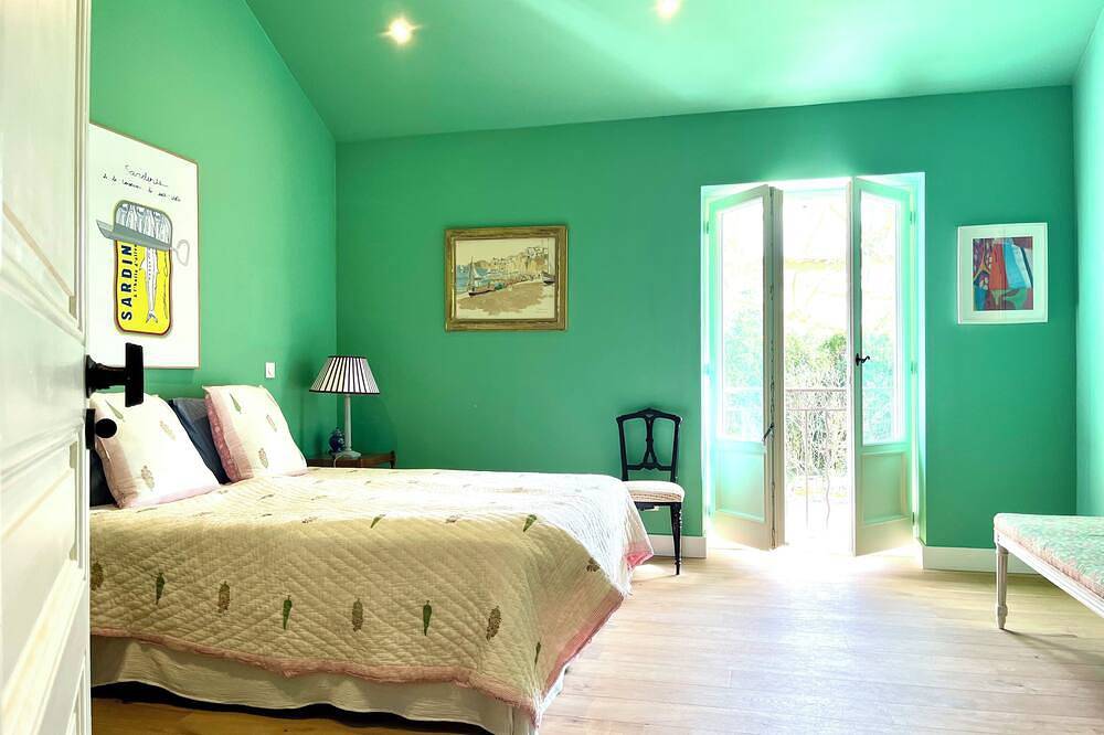 Spacious Provençal Villa | Private Pool | Sleeps 10 | Peaceful Countryside | in Verquières, Arles und Umgebung