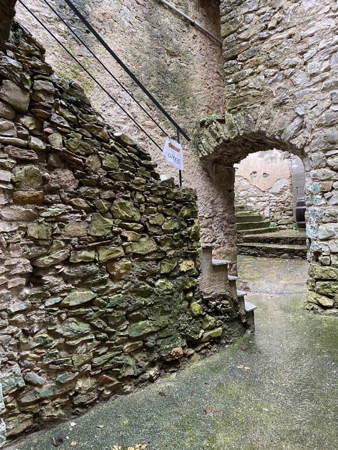 Gîte pour 4 personnes, avec vue ainsi que piscine et jardin à Brissac - 2