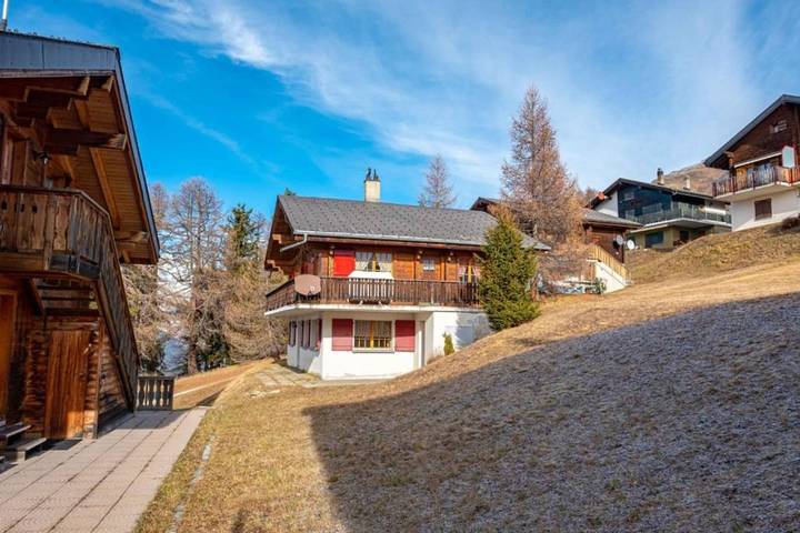 Ferienwohnung für 5 Personen, mit Balkon und Terrasse sowie Garten und Ausblick in Rosswald