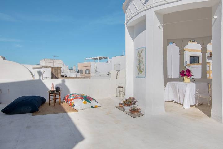 Bellissima casa vacanze "Casarão Al", centrale, con Wi-Fi e terrazze, parcheggio in strada disponibile in Olhão, Parque Natural da Ria Formosa