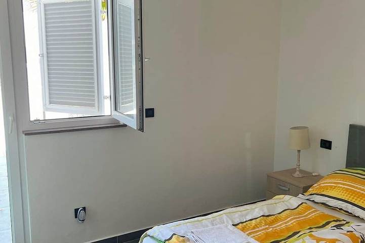 Ganze Wohnung, Villa Pina Tisno Top****Ferienwohnung Nicos am Meer 2-4 Personen in Tisno, Šibenik-Knin