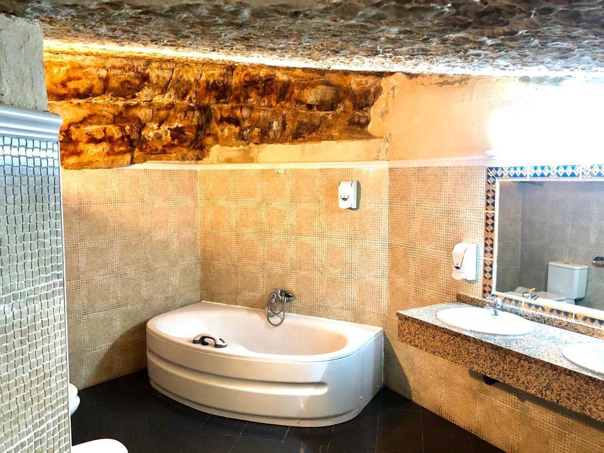 Double or Twin Room with Bathroom in Sepúlveda, Provincia de Segovia