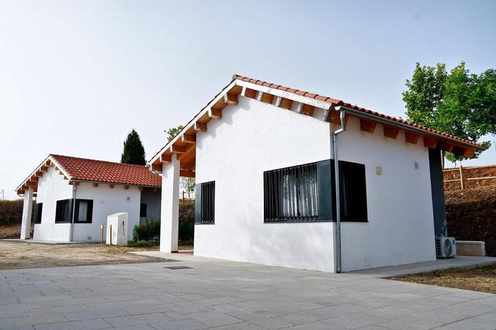 Location de vacances pour 4 personnes, avec terrasse ainsi que jardin et piscine à Fuente Obejuna - 2