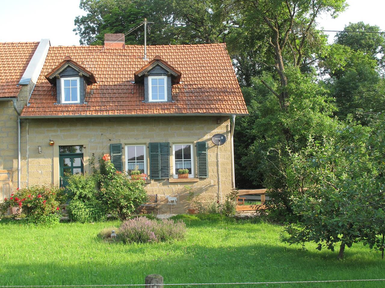 Ferienhaus 'Forsthaus Castell' mit Bergblick, privater Terrasse und Wlan in Castell, Fränkisches Weinland