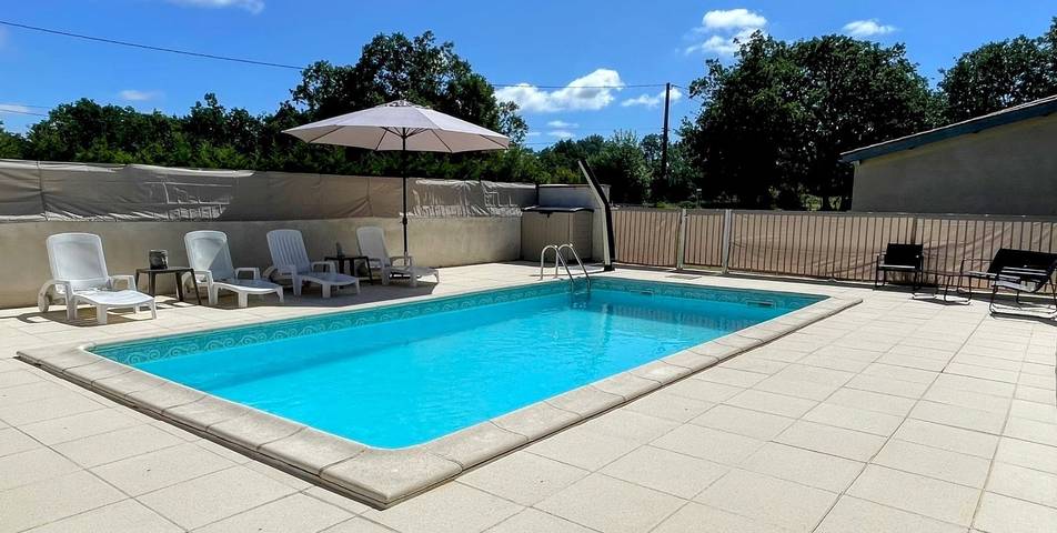 Location de vacances pour 4 personnes, avec Terrasse ainsi que Jardin et Piscine à Belfort-du-Quercy
