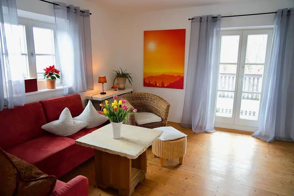 Ganze Wohnung, Fewo 65m², 1 Schlafzimmer, Wohnzimmer, Küche, großer Balkon, Bergblick, ruhige Lage, Wlan, Sat Tv in Frasdorf, Chiemsee