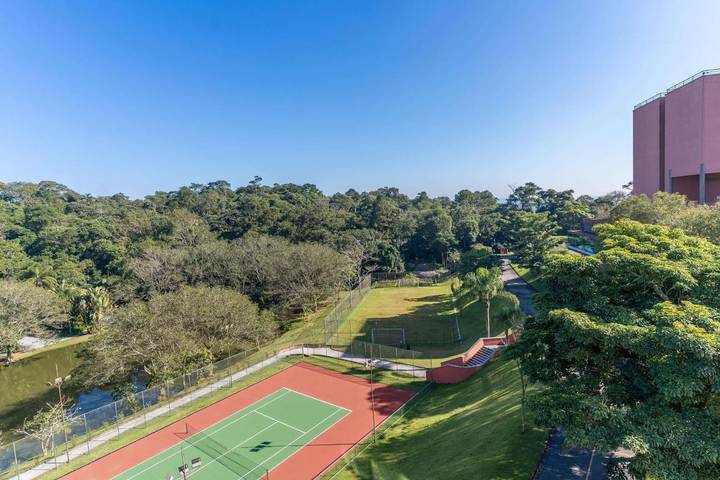 Pousadas para 4 pessoas, com jardim e piscina e ainda sauna, com animais de estimação em Embu das Artes