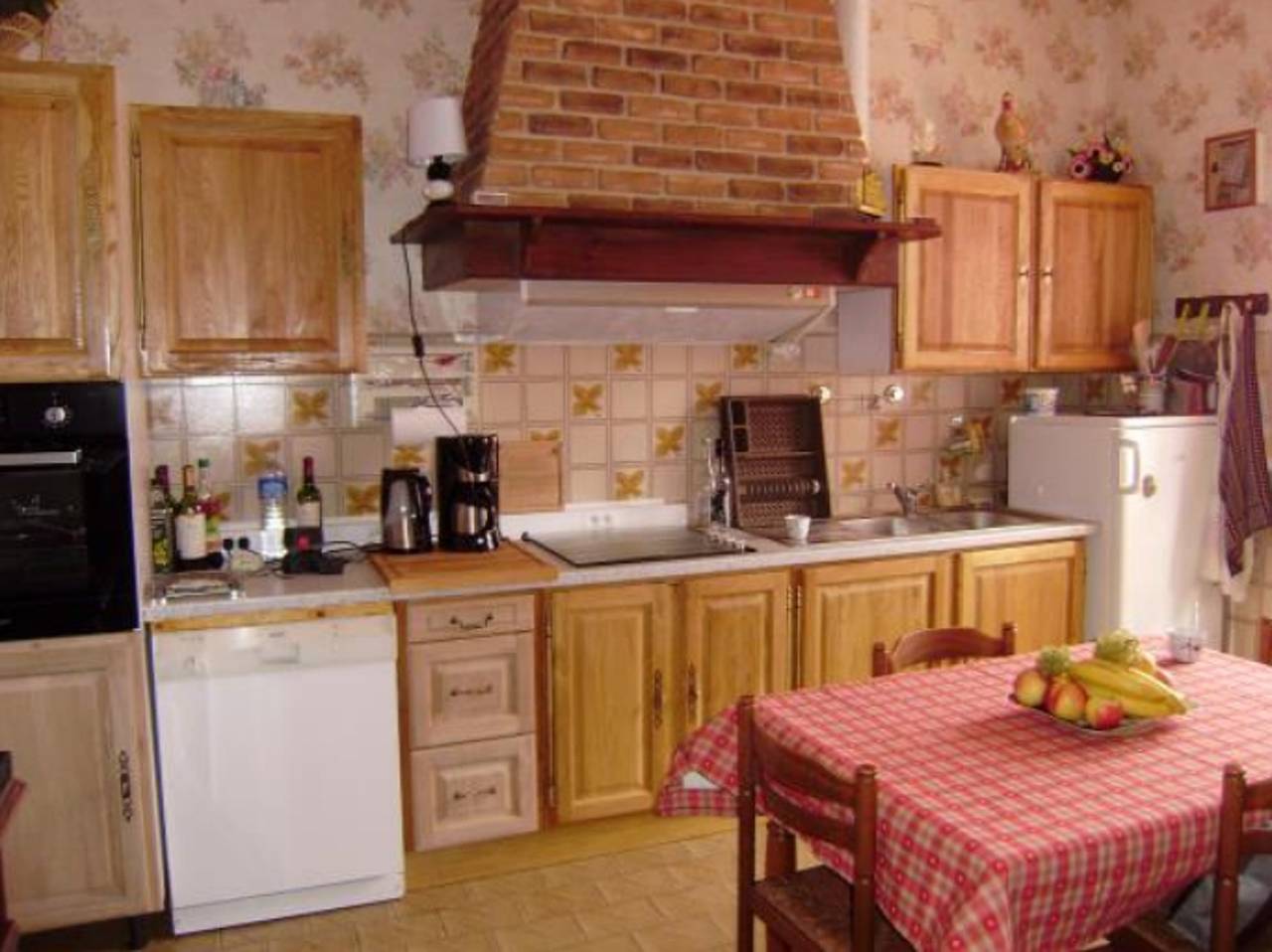 Acogedora Casa en Gabarret, jacuzzi y jardín in Gabarret, Landes