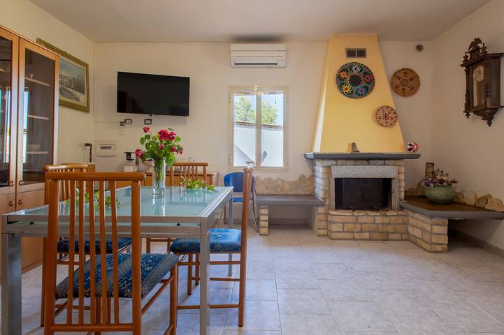Holiday Home 'Gadem House' with Private Pool and Private Garden in Alghero, Sassari Province