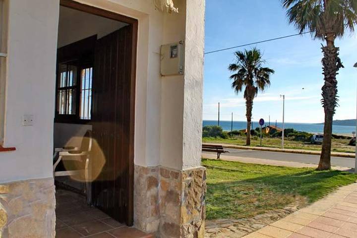Apartamento para 4 personas, con vistas y jardín, Se admiten mascotas en Playa de Bolonia