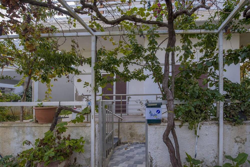 Alisahni Home 1, Villa in Agioi Apostoli, Chania und Umgebung