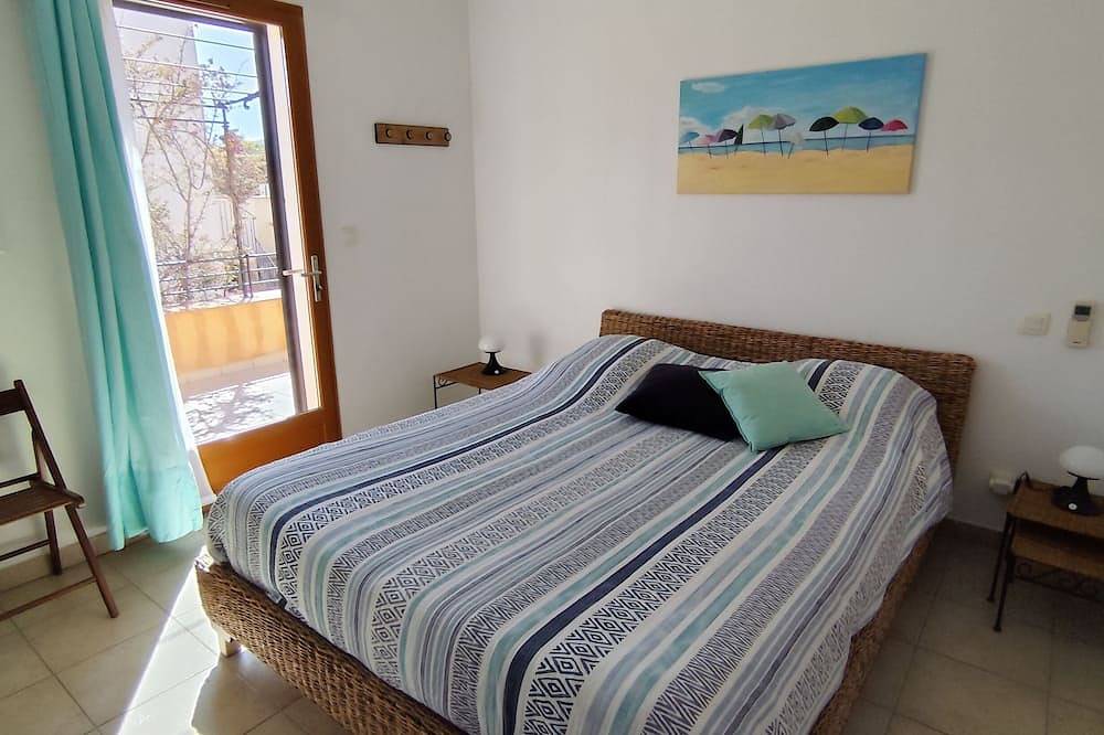 New house in a touristy 3 stars residence in front of the sea in Losari, Belgodère