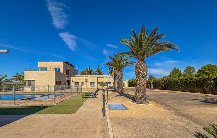 Moderno Apartamento con Piscina, Terraza y Garaje cerca de la Playa in Yecla , Interior de Murcia