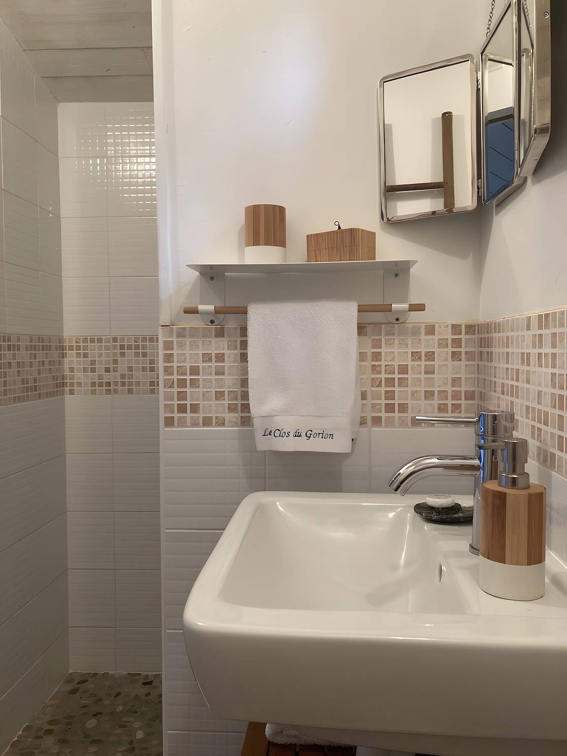 Le Clos du Gorion – Guest Room in the Countryside in Saint-Sulpice-et-Cameyrac, Bordeaux region