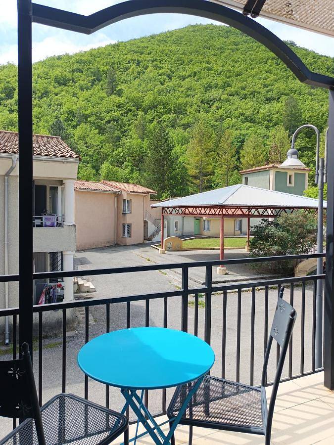 Gîte pour 2 personnes, avec balcon ainsi que piscine et vue, animaux acceptés dans Thermes de Digne les Bains - 4