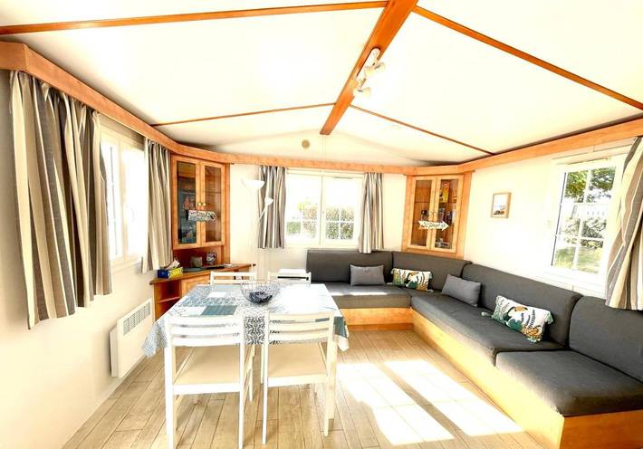 Camping pour 4 personnes, avec jardin et jacuzzi ainsi que piscine et bassin pour enfant à Talmont-Saint-Hilaire - 2