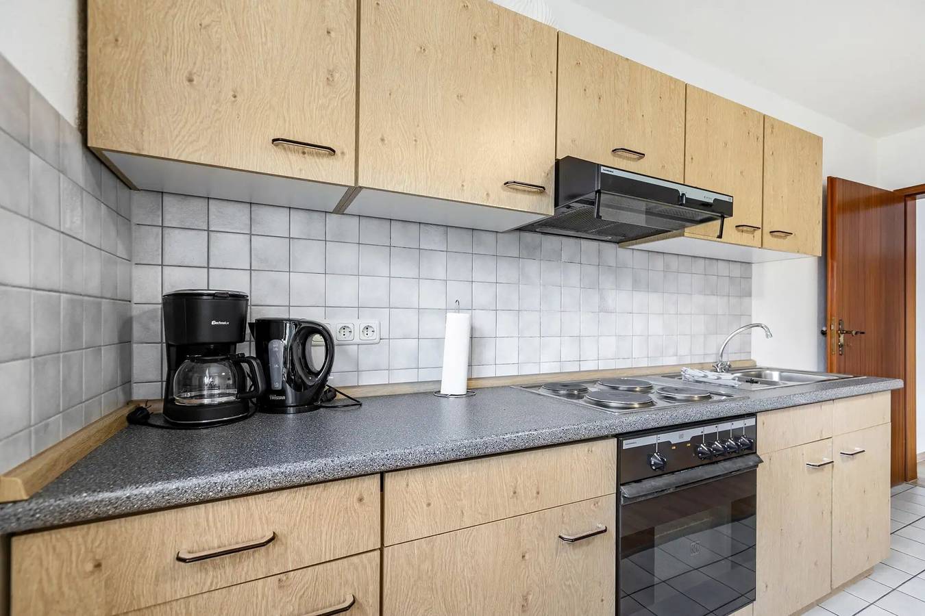 Ganze Wohnung, Apartment „Praktisches Mechanikerzimmer 5“ mit Gemeinschaftsgarten und Wlan in Weddingstedt, Heide und Umgebung