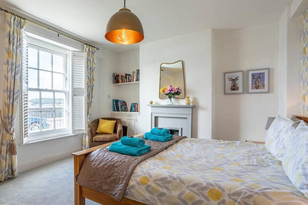 4 Bed in Bideford (oc-incot) in Instow, Devon