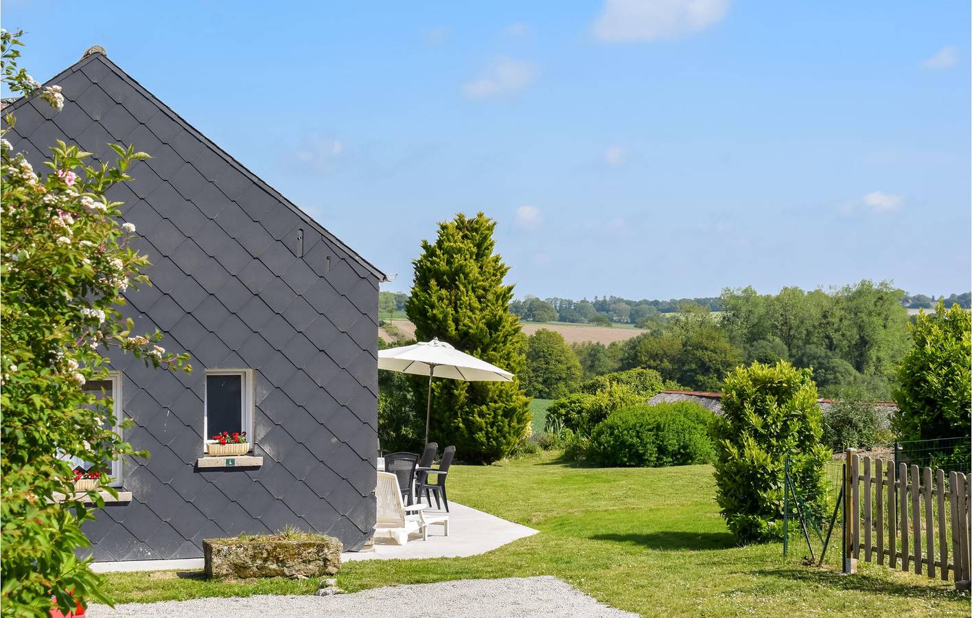 Séjour à Canihuel : Apt de 85m2 avec piscine et jardin in Canihuel, Région de Guingamp