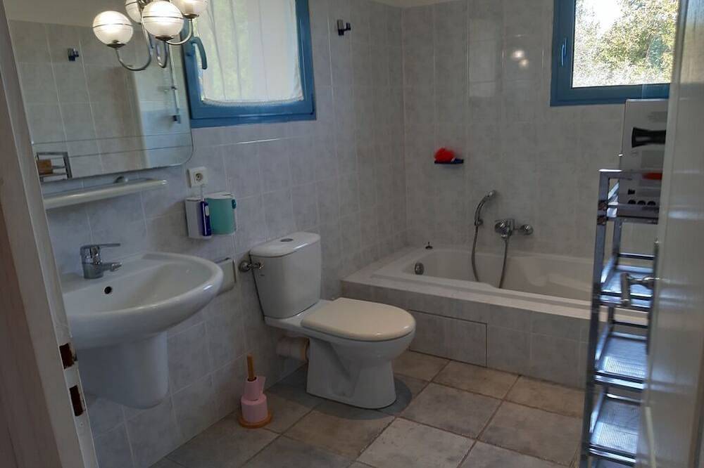Appartement entier, Séjours de rêves Cote d'Azur Appart N°2/35m² + Solarium privé plein Sud de 16m² in Châteauneuf-Grasse, Côte méditerranéenne (France)
