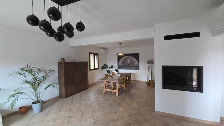 Gîte pour 4 personnes, avec Terrasse ainsi que Jardin et Vue à Levie