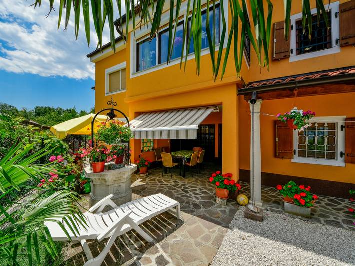 Ferienwohnung für 6 Personen, mit Terrasse und Garten in Grad Opatija