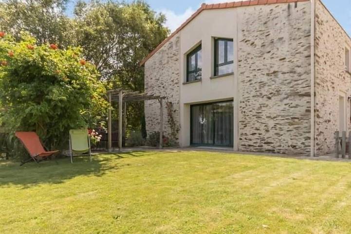 Gîte pour 6 personnes, avec Terrasse et Jardin