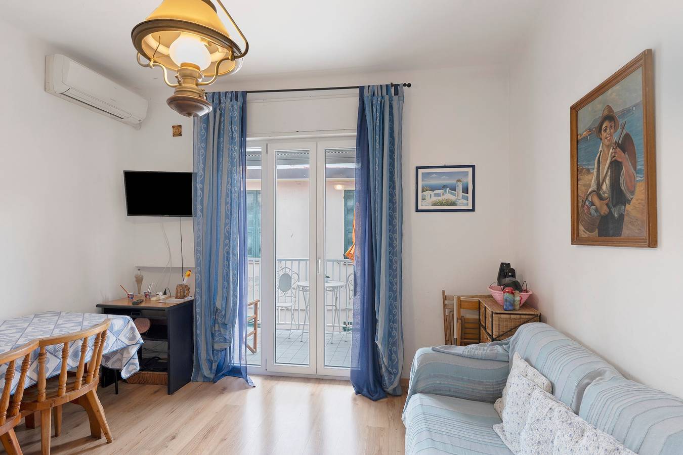 Holiday Home 'Perla Azzurra di Riviera' with Sea View, Balcony and Air Conditioning in Ventimiglia (City), Ventimiglia