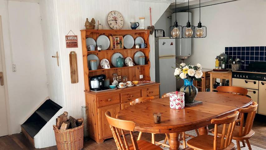 Ferienhaus für 8 Personen mit Terrasse in Verneuil, Regionaler Naturpark Périgord-Limousin