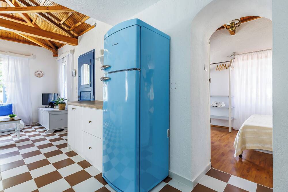 The Blue Cottage - totally private, with pool, in the countryside in Sporades