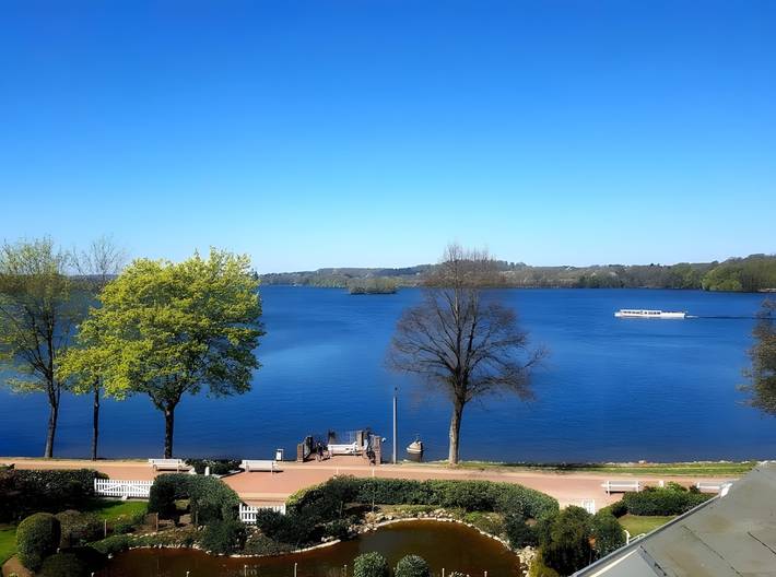 Ferienwohnung für 4 Personen, mit Seeblick und Balkon am Dieksee