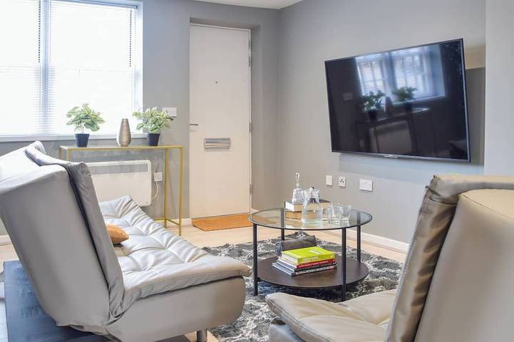 Apartment for 5 people, with garden in Stoke-on-Trent