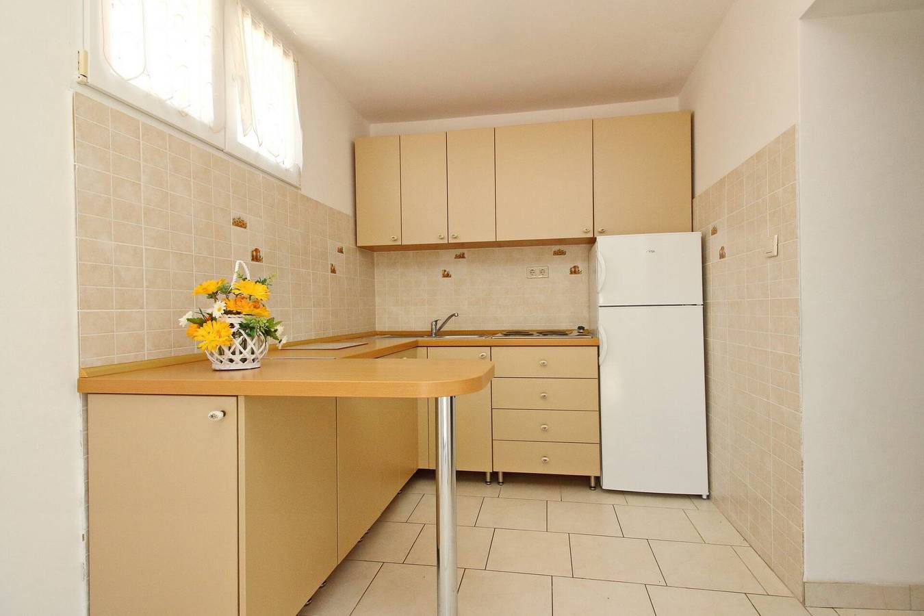 Ganze Wohnung, Apartment Radosna - 370 m vom Meer entfernt, private Terrasse, kostenloser Parkplatz, Erdgeschoss in Silo (Krk), Krk