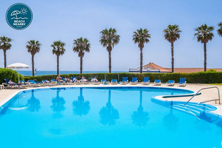 Gîte pour 6 personnes, avec Balcon et Terrasse ainsi que Jardin et Piscine à Portimão