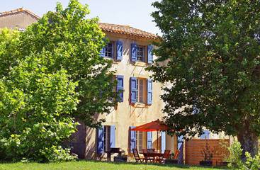 Gîte pour 10 personnes, avec jardin et piscine, animaux acceptés à Aragon