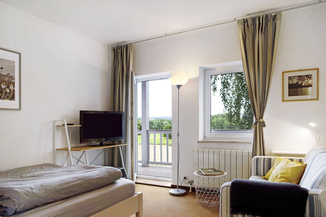 Ganzes Studio, Einzimmerapartment 'Fewo Ostseeblau - Fulgenhaus' mit Balkon in Wittenbeck, Bad Doberan & Umland