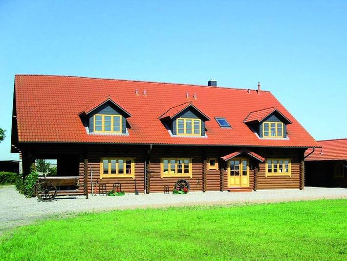 Ferienhaus für 18 Personen, mit Balkon und Whirlpool sowie Terrasse und Garten in Oeversee