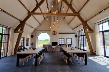 Gîte pour 15 personnes, avec jardin ainsi que vue et terrasse dans Westvleteren (bière)