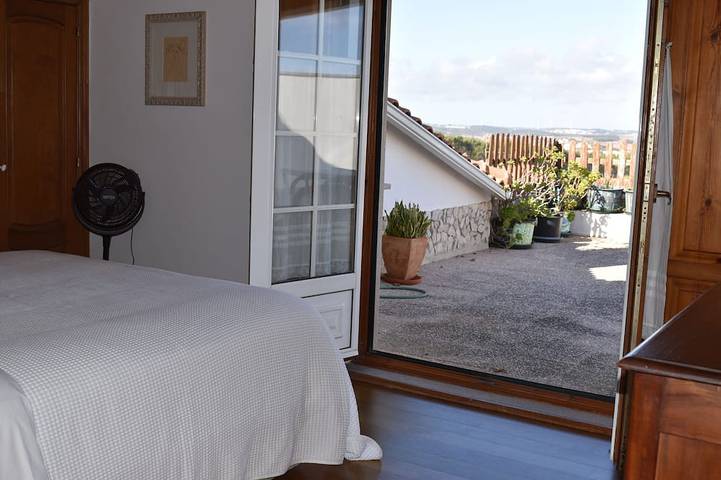 Entire apartment, Roof Top apartment, quiet, 2 large terraces, close to the best beaches in Lourinhã e Atalaia, Lisbon District