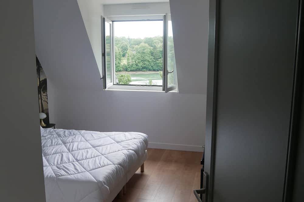 House with sea river view, with jacuzzi spa in Gouesnach, Region de Quimper