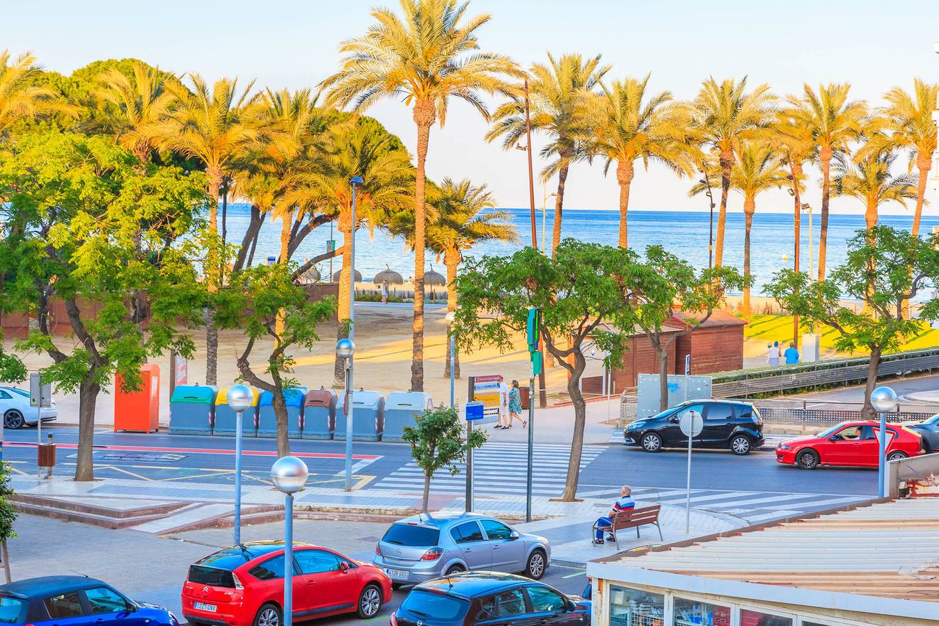 Appartement entier, 🏖️ Playa a 200m | Piscina y apartamento reformado in La Pineda, Platja de la Pineda