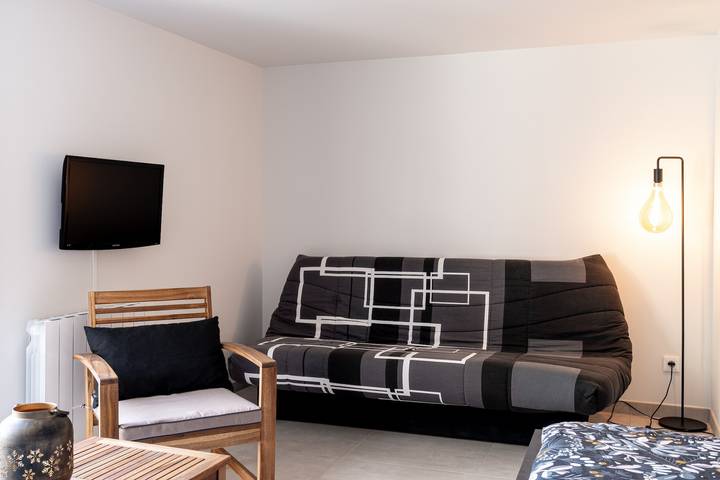 Hel lejlighed, Apartment "La Chevallerie" with Private Terrace, Garden, and Wi-Fi in Saint-Christophe-du-Bois, Cholet Området