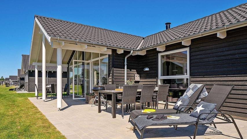 Ferienhaus für 13 Personen, mit Sauna und Whirlpool sowie Terrasse in Olpenitz - 3