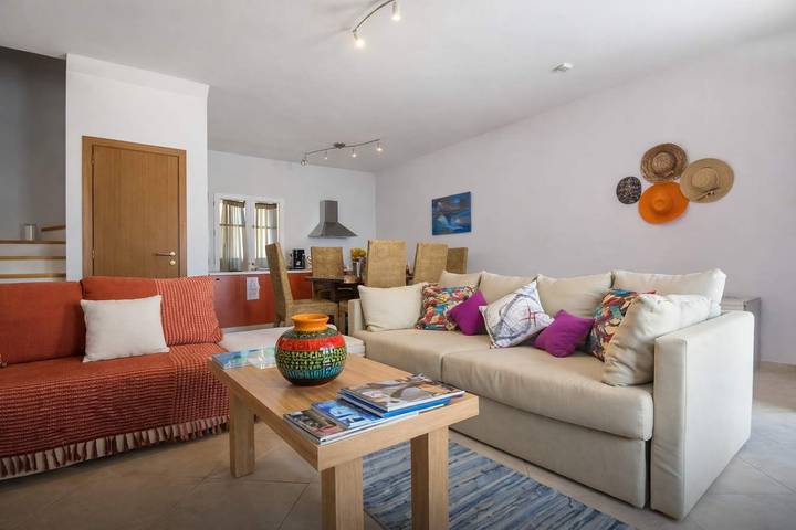 Gîte pour 3 personnes, avec balcon/terrasse et piscine dans Cythère - 4