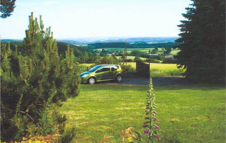 Sonnige Terrassenwohnung mit Parkplatz & Küche in Mehltheuer, Rosenbach (Vogtland)